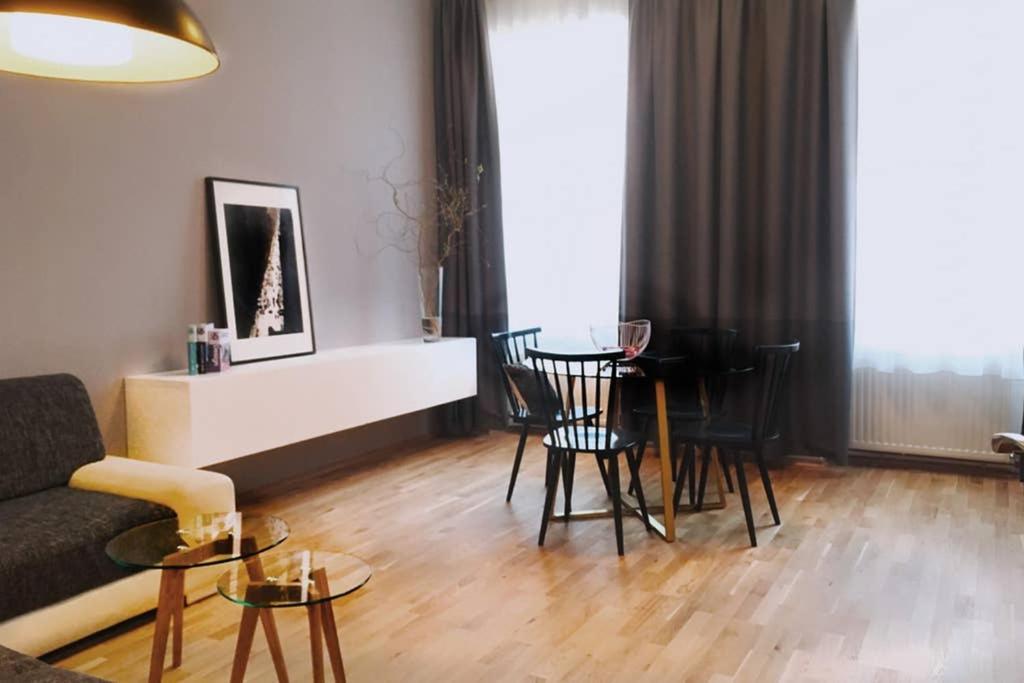 Schonbrunn Apartment Вена Экстерьер фото