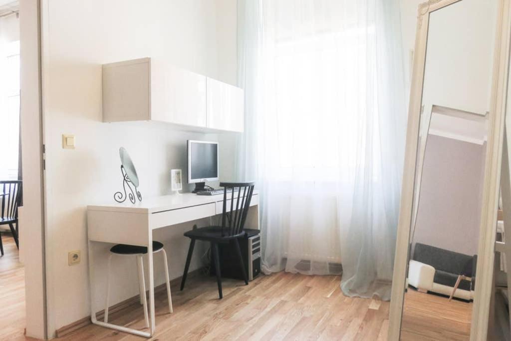 Schonbrunn Apartment Вена Экстерьер фото